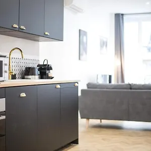 https://appartement-de-standing-proche-arctriomphe-8p.fr-paris.fr
